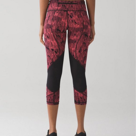 NWOT Lululemon Pace Rival Crops - Picture 3 of 11
